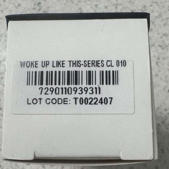 IL MAKIAGE Black Woke Up Like This Foundation - Picture 2 of 4